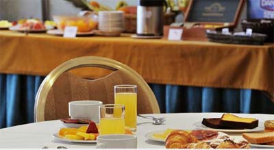 desayunos tipo buffet en el hotel fenix